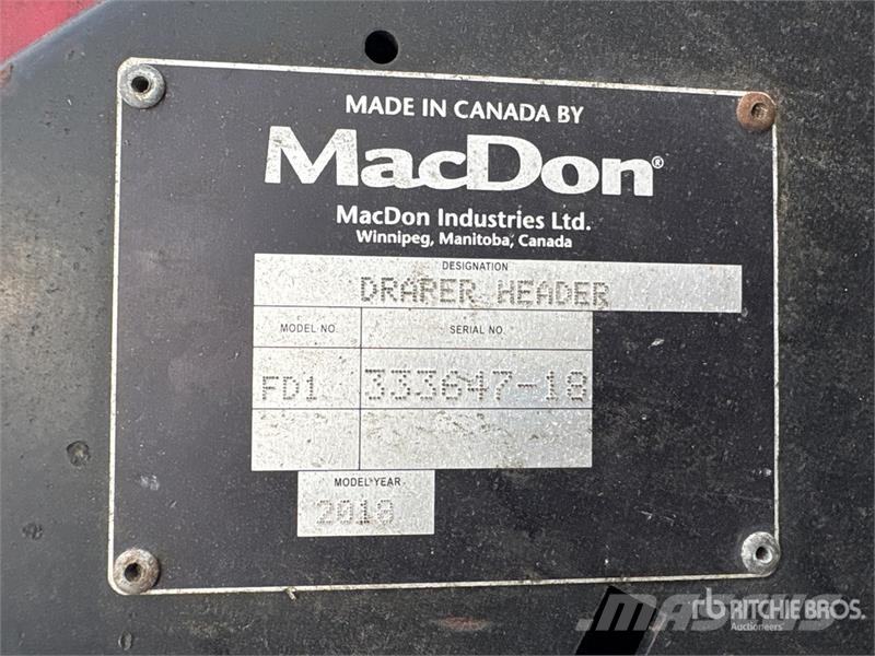 MacDon FD140 Leikkuupöydät