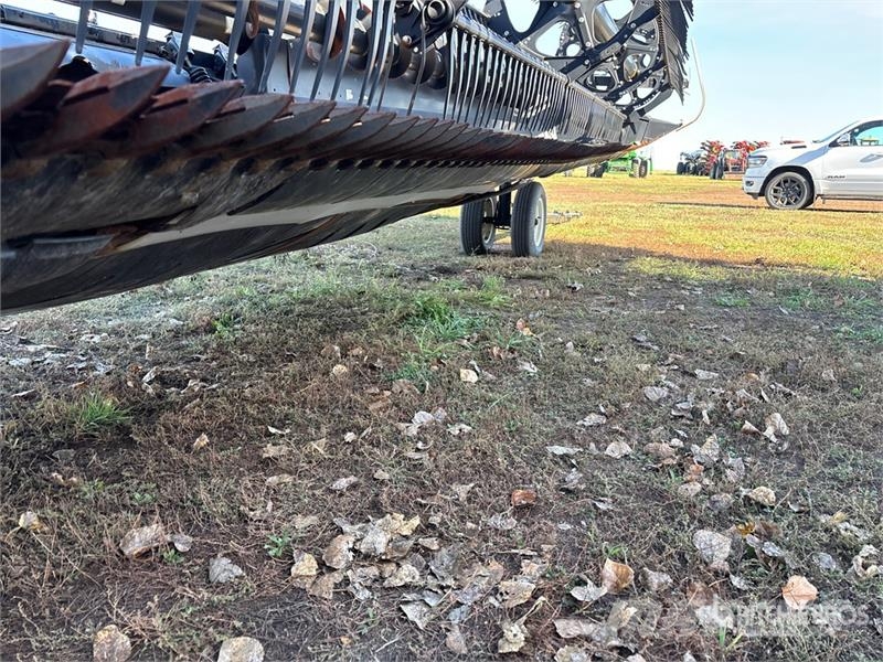 MacDon FD145 45 ft Flex Draper Combine Header Skjærebord til skurtresker
