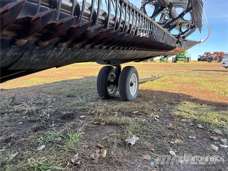 MacDon FD145 45 ft Flex Draper Combine Header Skjærebord til skurtresker