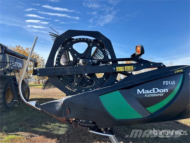 MacDon FD145 45 ft Flex Draper Combine Header Skjærebord til skurtresker