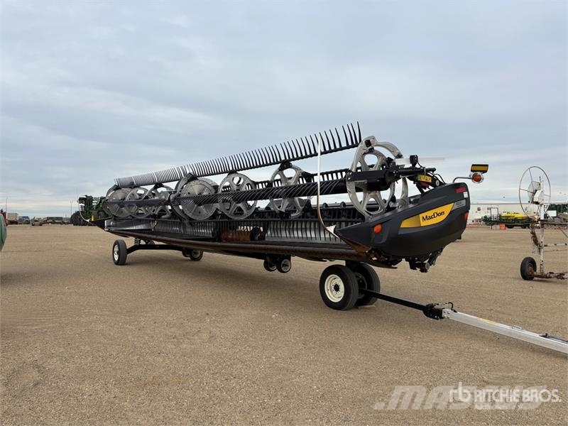 MacDon FD235 35 ft Flex Draper Combine Header Leikkuupöydät