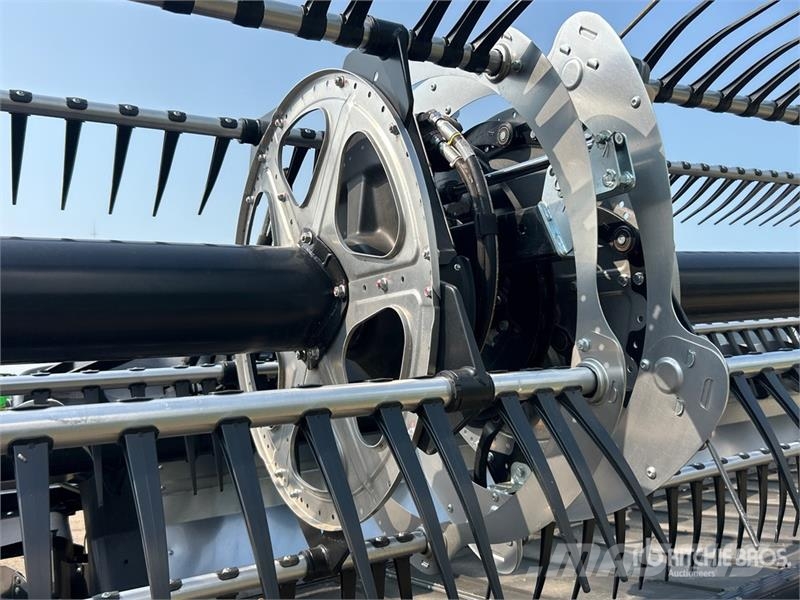 MacDon FD240 40 ft Flex Draper Combine Header Жатки