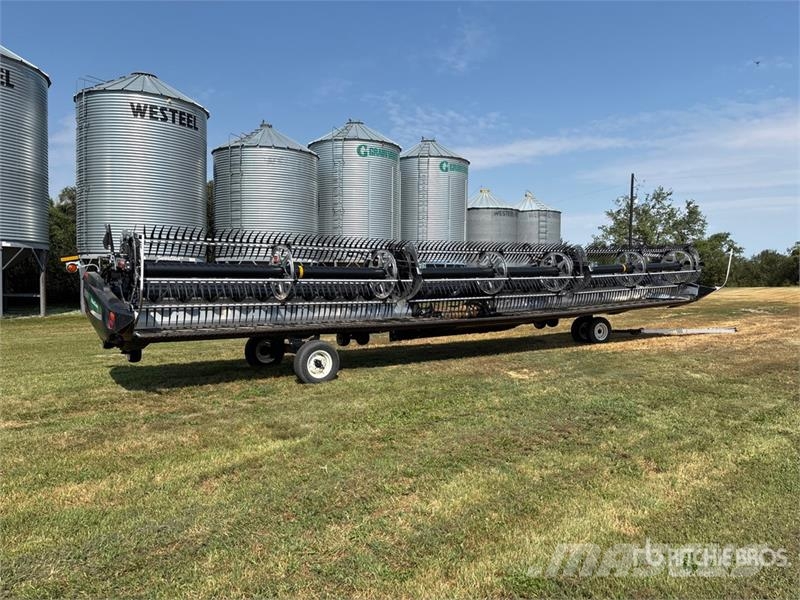 MacDon FD245 45 ft Draper Combine Header Barre de coupe pour moissonneuse batteuse