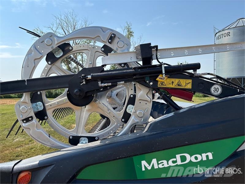 MacDon FD245 45 ft Draper Combine Header Barre de coupe pour moissonneuse batteuse