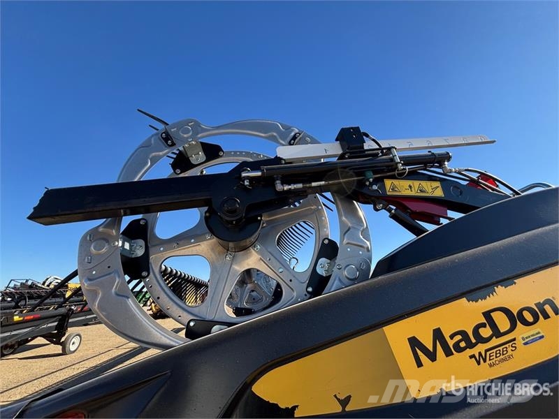 MacDon FD245 45 ft Flex Draper Combine Header Erntevorsätze