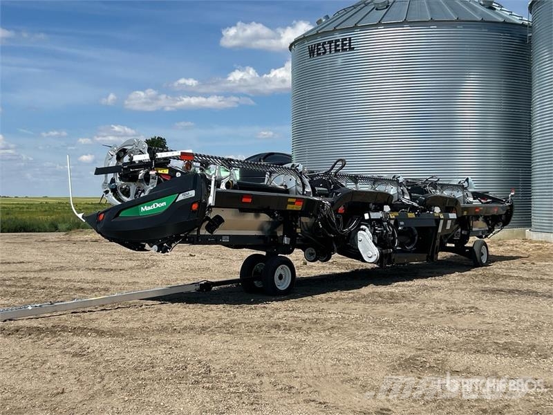 MacDon FD245 45 ft Flex Draper Combine Header Erntevorsätze