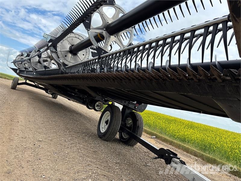 MacDon FD245 45 ft Flex Draper Combine Header Ražas novākšanas galvas