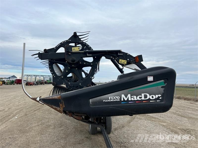 MacDon FD70 Rezalne glave za kombajne