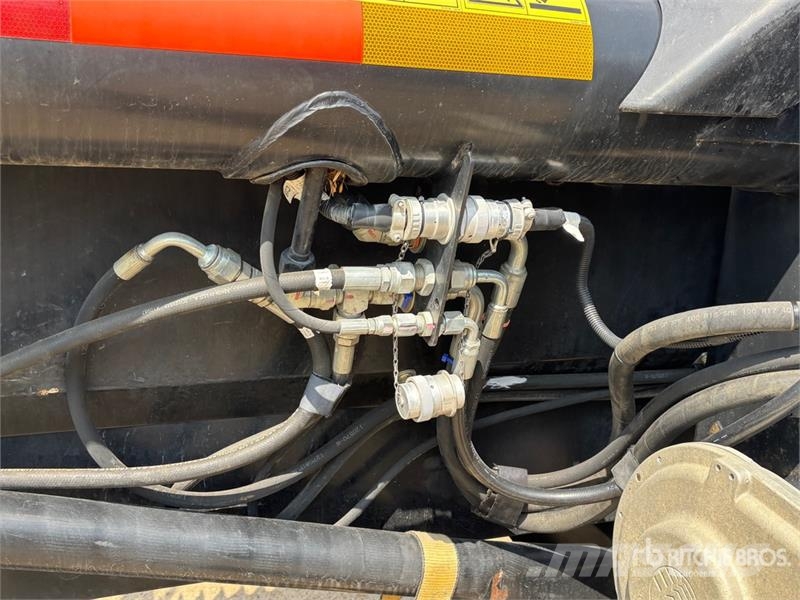 MacDon FD70 Derliaus nuėmimo kombainų galvos