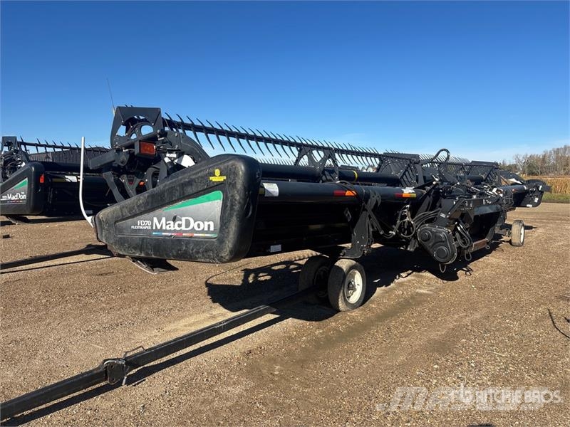 MacDon FD70 Combine harvester heads