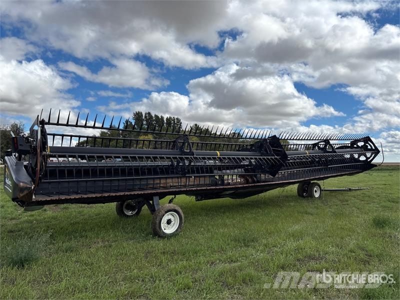 MacDon FD70 Combine harvester heads