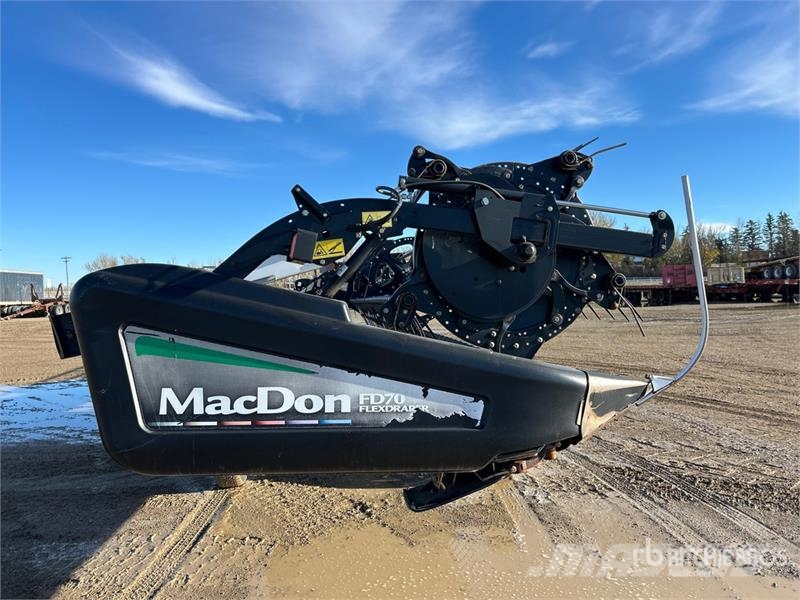 MacDon FD70 聯合收割機頭