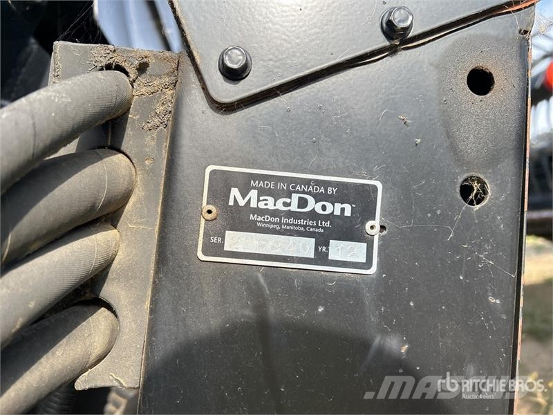 MacDon FD70 Glave hederi za kombajne