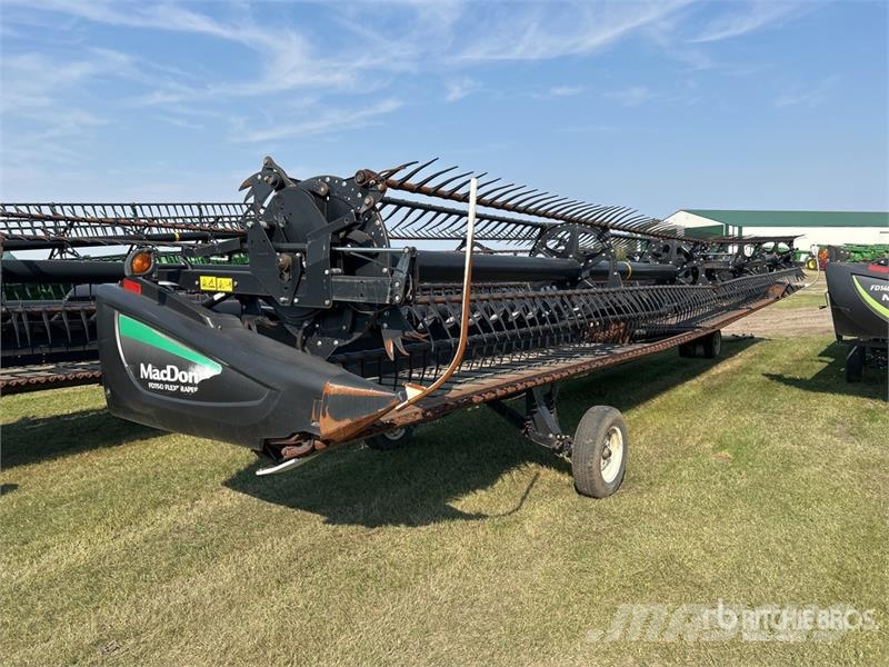 MacDon FD75 Combine harvester heads