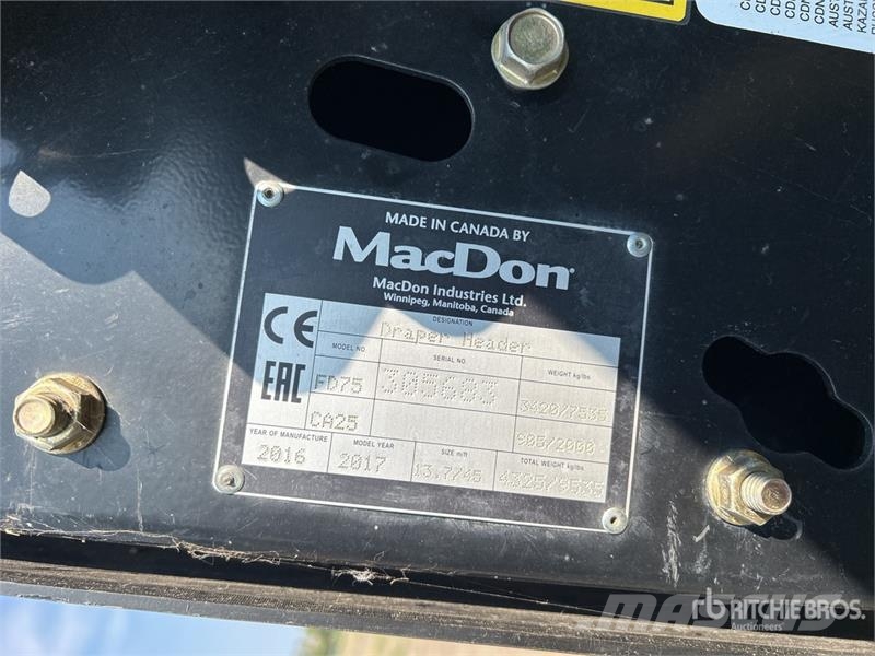 MacDon FD75 Combine harvester heads