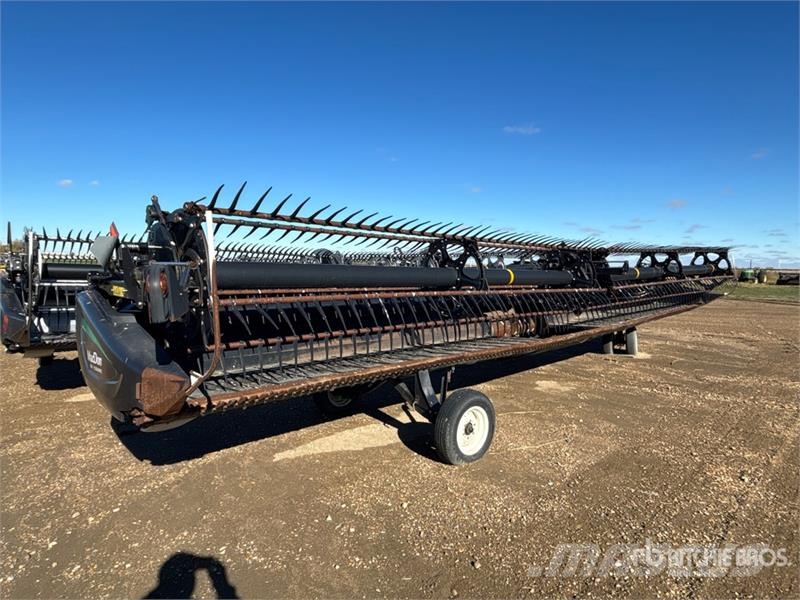 MacDon FD75 Combine harvester heads