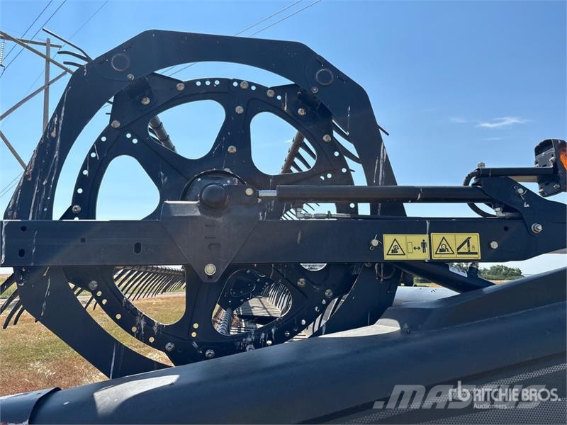 MacDon FD75 Barre de coupe pour moissonneuse batteuse
