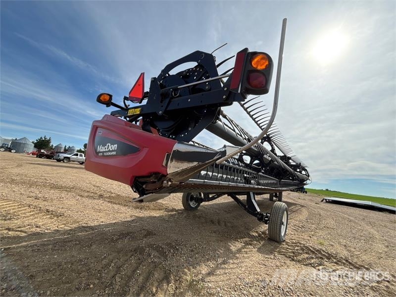 MacDon FD75 Kombajnové hlavice