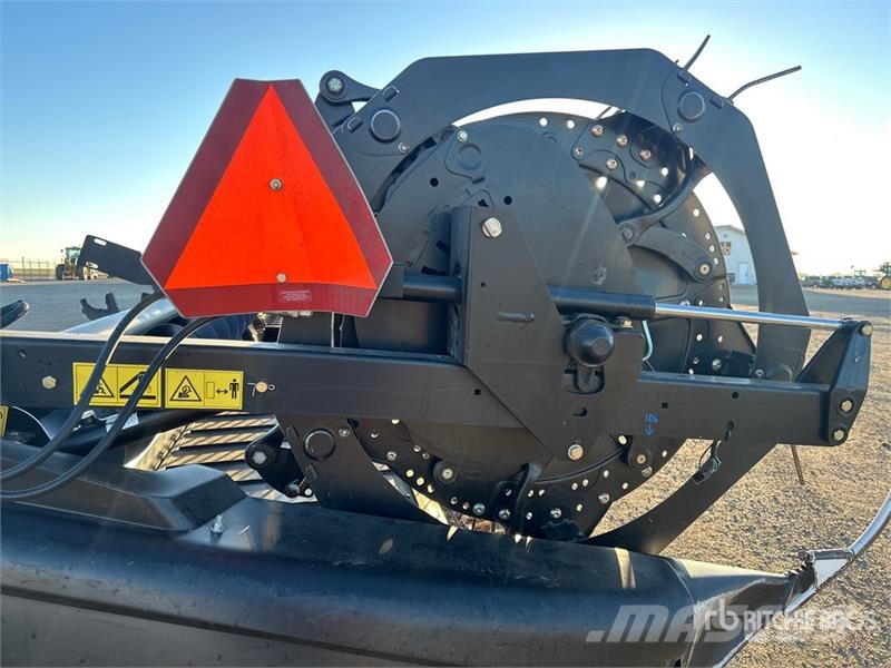 MacDon FD75 Derliaus nuėmimo kombainų galvos