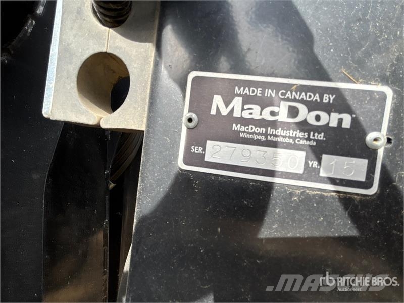 MacDon FD75 Kombajnové hlavice