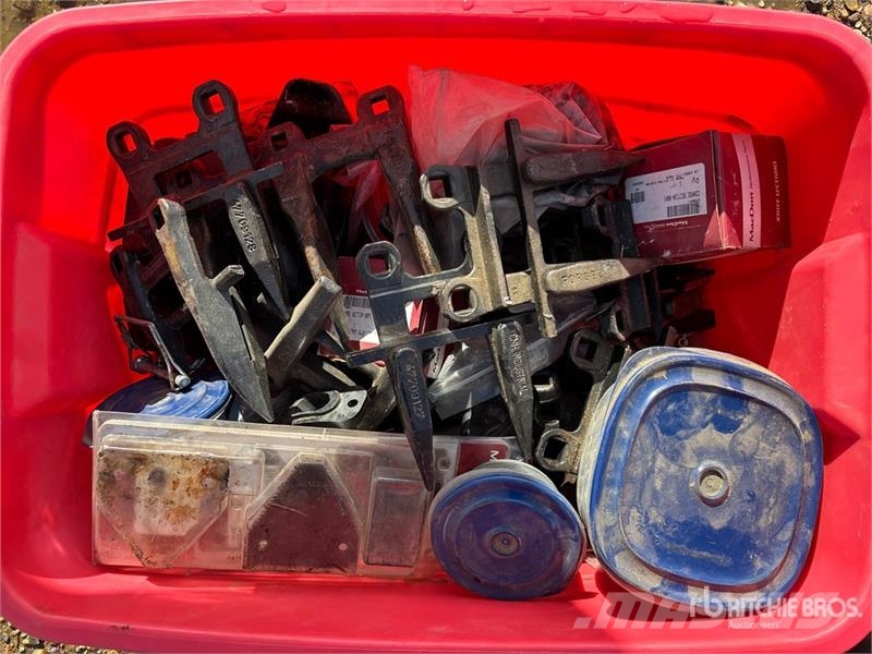 MacDon FD75 Combine harvester heads