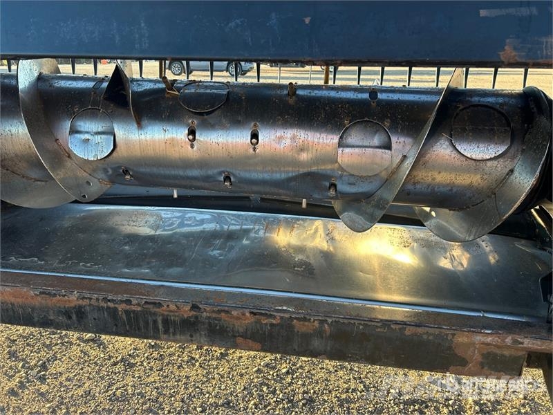 MacDon FD75-40 40 ft Flex Draper Combine Header رؤوس الحصادات الدراسات