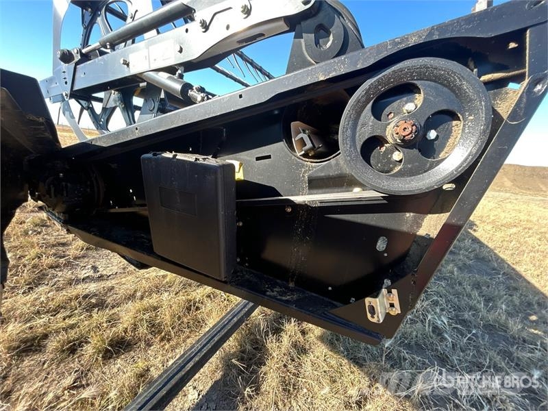 MacDon FD75-40 40 ft Flex Draper Combine Header رؤوس الحصادات الدراسات