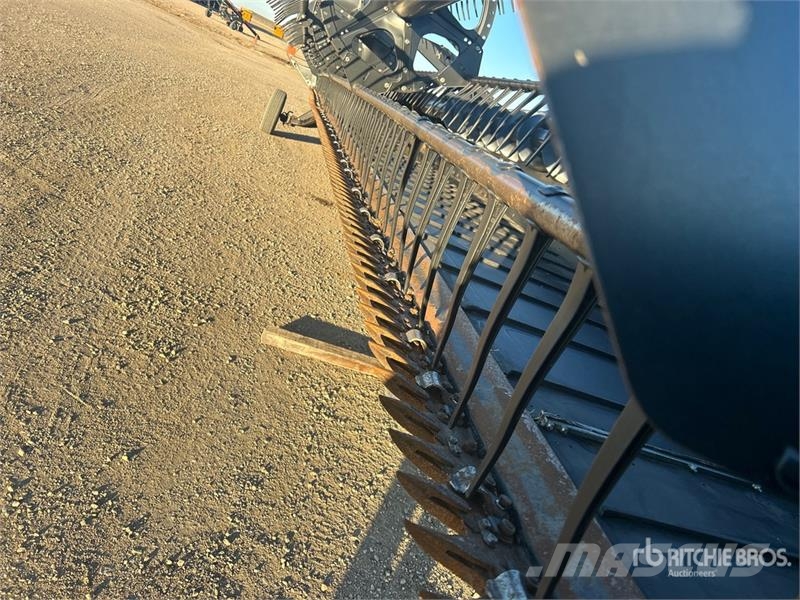 MacDon FD75-40 40 ft Flex Draper Combine Header رؤوس الحصادات الدراسات