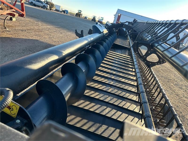 MacDon FD75-40 40 ft Flex Draper Combine Header رؤوس الحصادات الدراسات