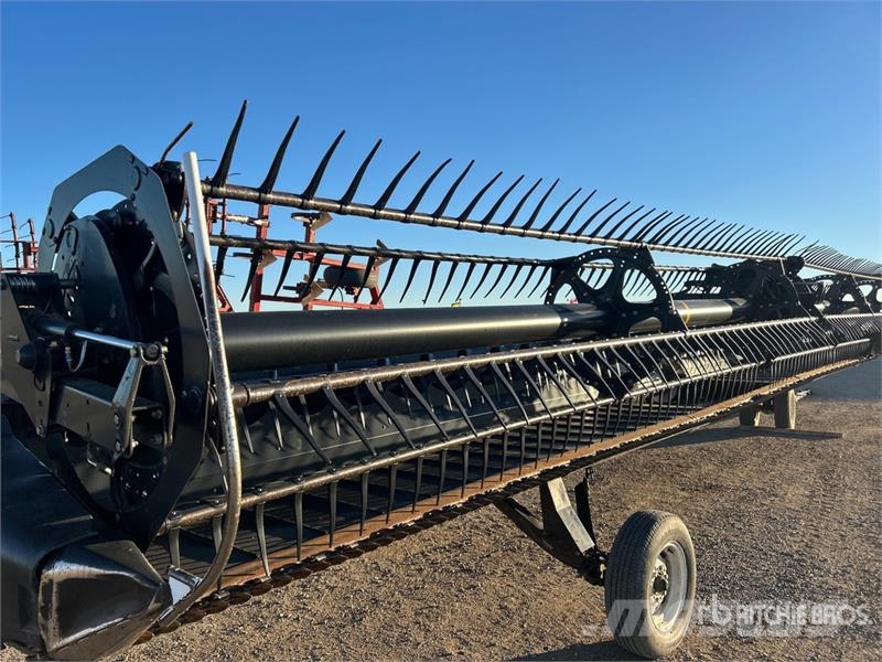 MacDon FD75-40 40 ft Flex Draper Combine Header رؤوس الحصادات الدراسات