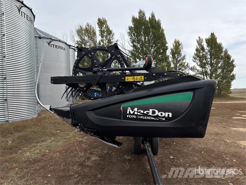 MacDon FD75-D Testate per mietitrebbie