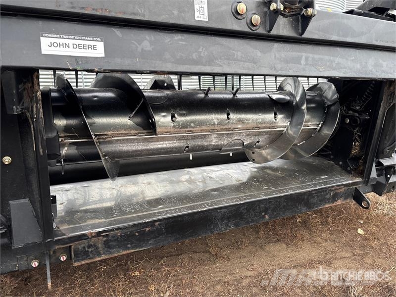 MacDon FD75-D Testate per mietitrebbie