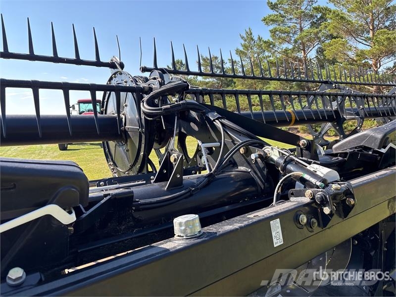 MacDon FD75-D Barre de coupe pour moissonneuse batteuse