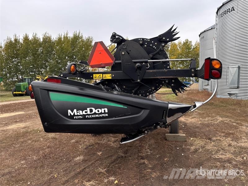 MacDon FD75-D Testate per mietitrebbie