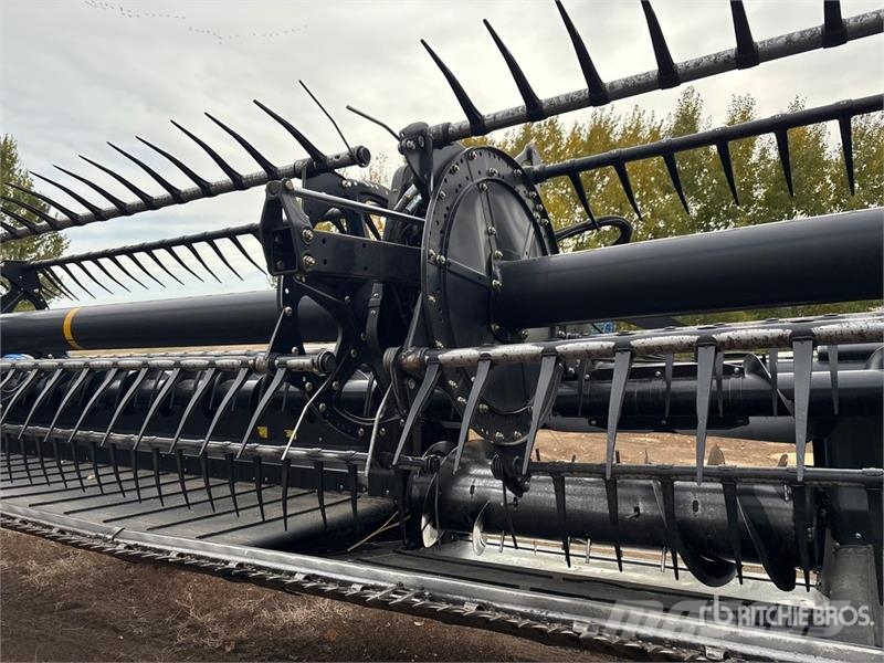 MacDon FD75-D Testate per mietitrebbie