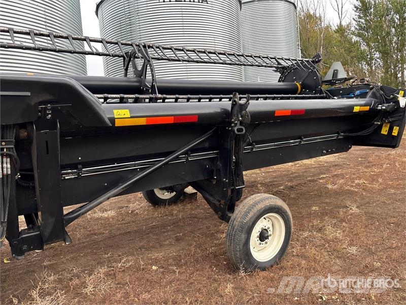 MacDon FD75-D Testate per mietitrebbie