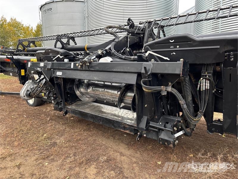 MacDon FD75-D Testate per mietitrebbie