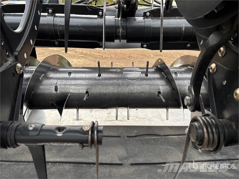 MacDon FD75-D Testate per mietitrebbie