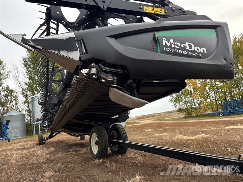 MacDon FD75-D Testate per mietitrebbie