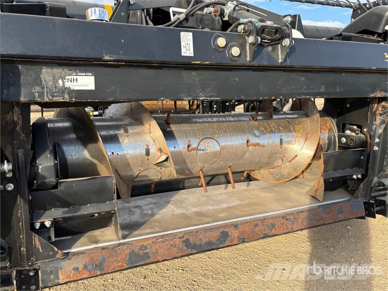 MacDon FD75-S 35 ft Flex Draper Combine Header Kombajnové hlavice
