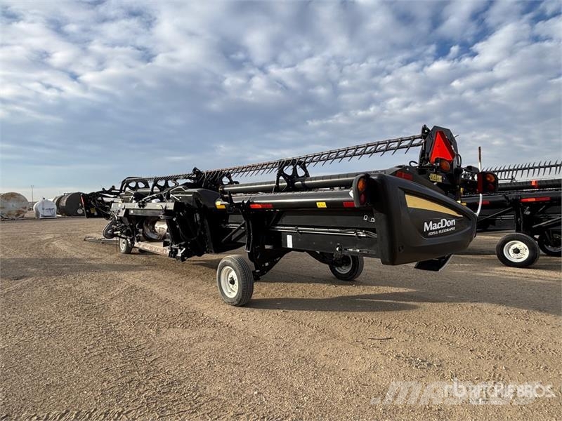 MacDon FD75-S 35 ft Flex Draper Combine Header Kombajnové hlavice