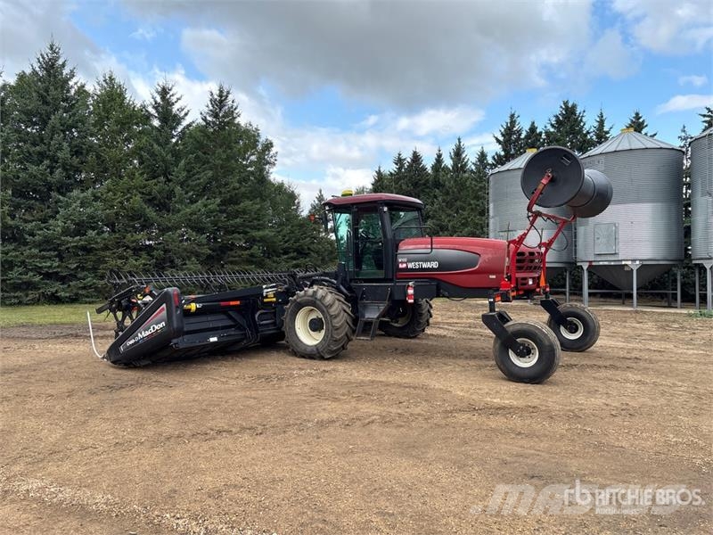 MacDon M100 35 ft Swather Windrower Andaineur