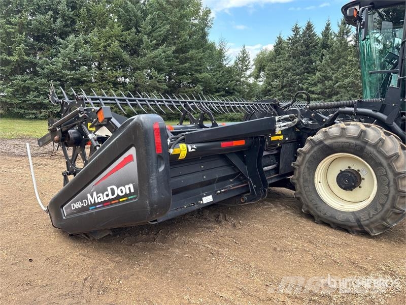 MacDon M100 35 ft Swather Windrower Andaineur