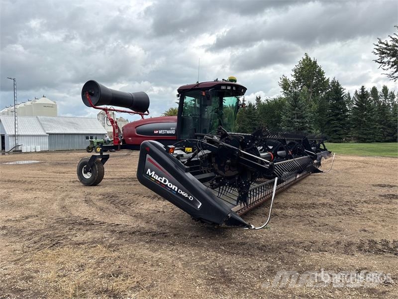 MacDon M100 35 ft Swather Windrower Andaineur