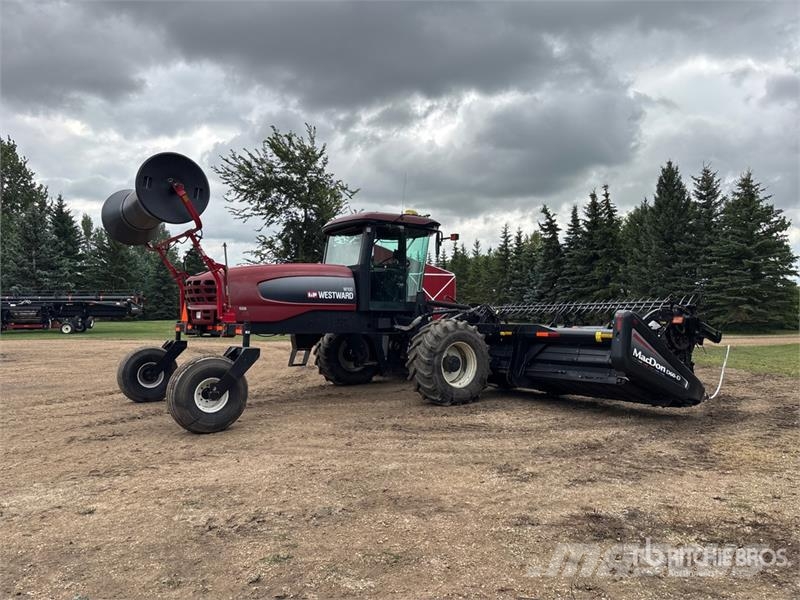 MacDon M100 35 ft Swather Windrower Andaineur