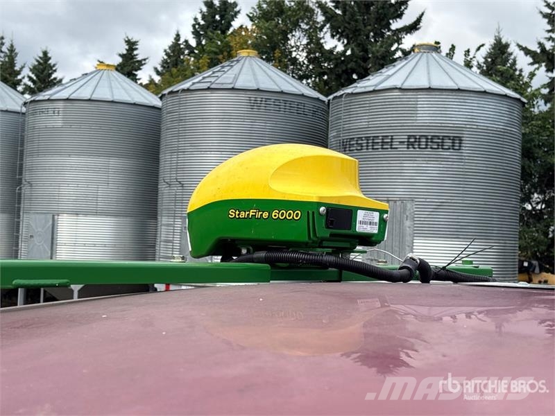 MacDon M100 35 ft Swather Windrower Andaineur