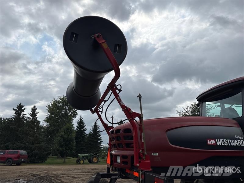 MacDon M100 35 ft Swather Windrower Andaineur