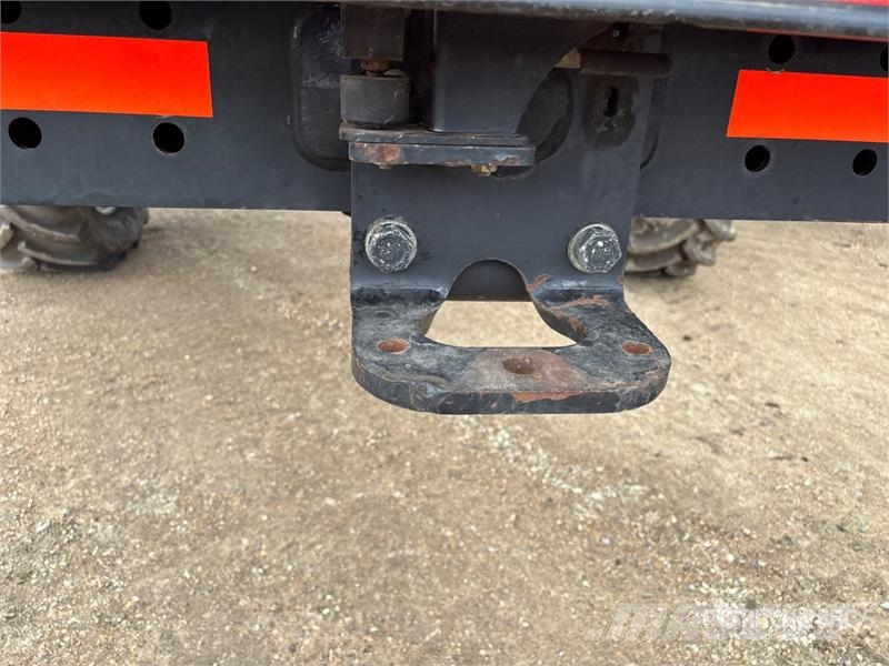 MacDon M100 35 ft Swather Windrower Andaineur