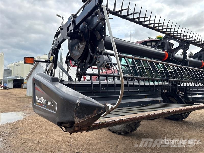 MacDon M100 35 ft Swather Windrower Andaineur