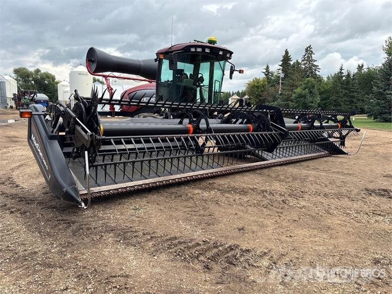 MacDon M100 35 ft Swather Windrower Andaineur